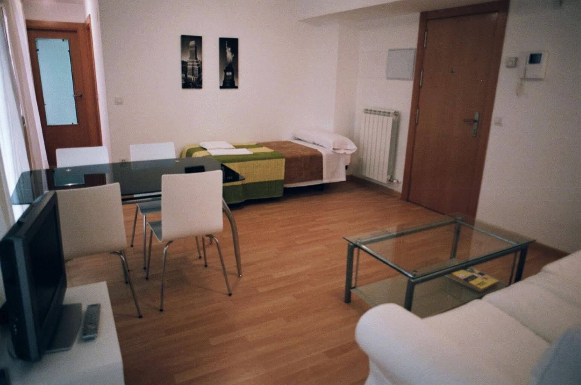 Apartamentos Auhabitat Zaragoza, Edificio De Apartamentos Turisticos Экстерьер фото